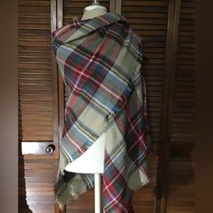 Women’s lovely warm scarf/ shawl wrap CC